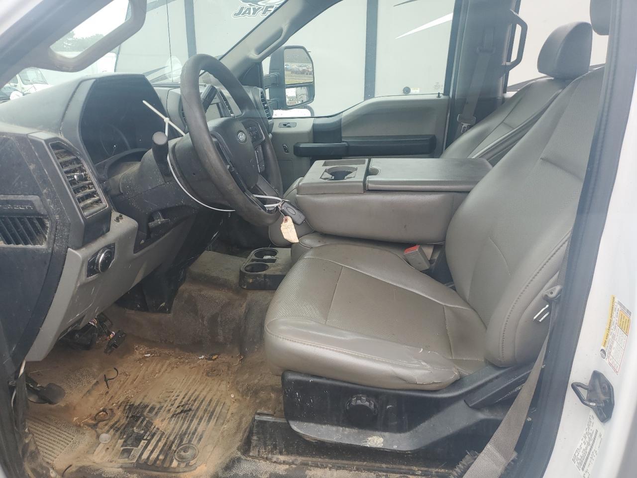 2019 Ford F350 Super Duty - Image 7