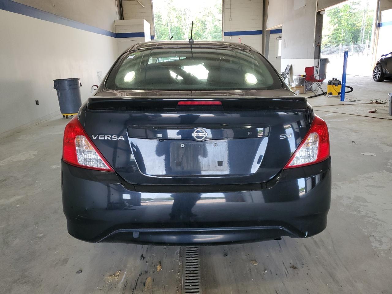 2019 Nissan Versa S - Фото 6