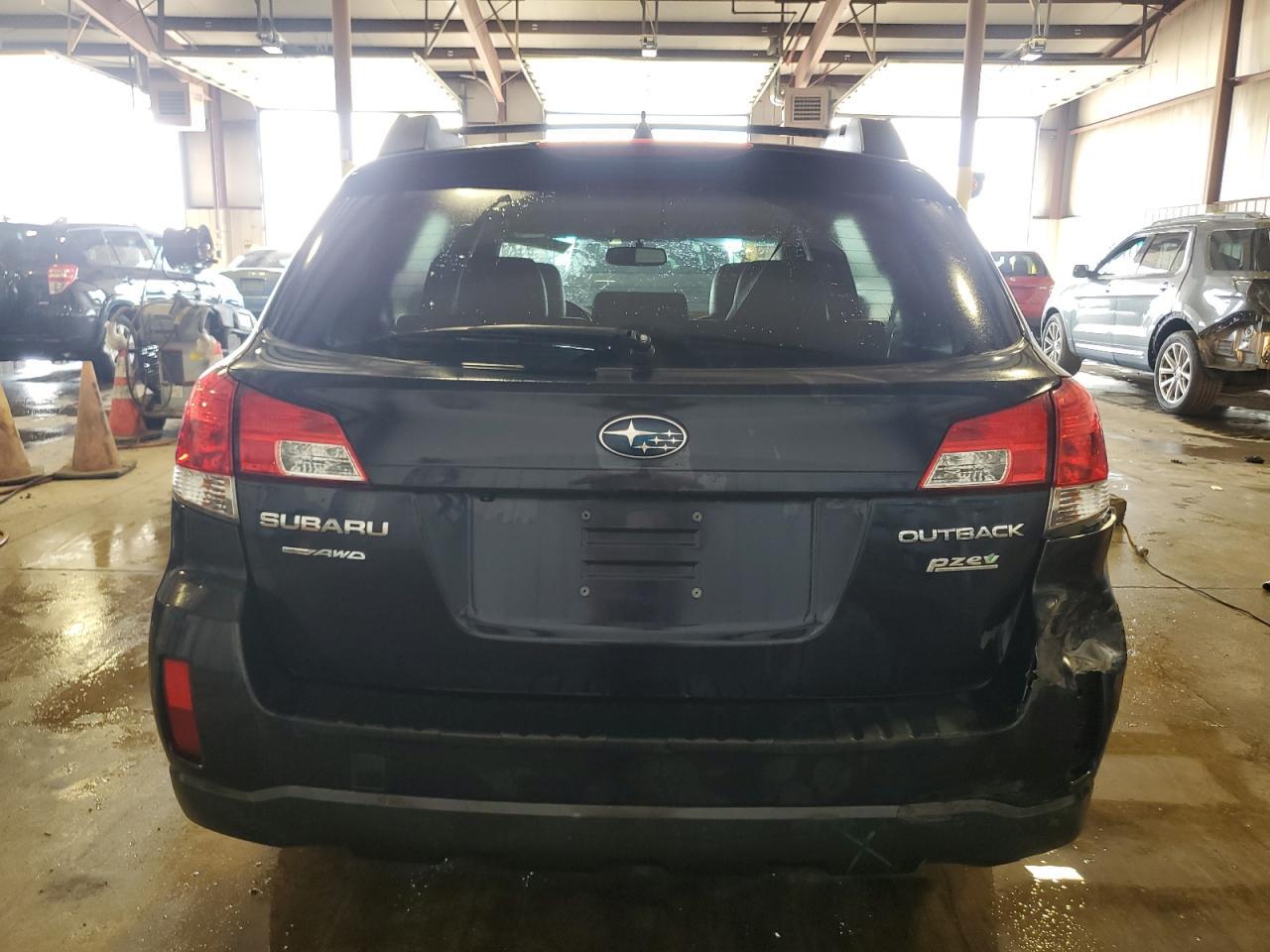 2013 Subaru Outback 2.5I Limited - Image 6