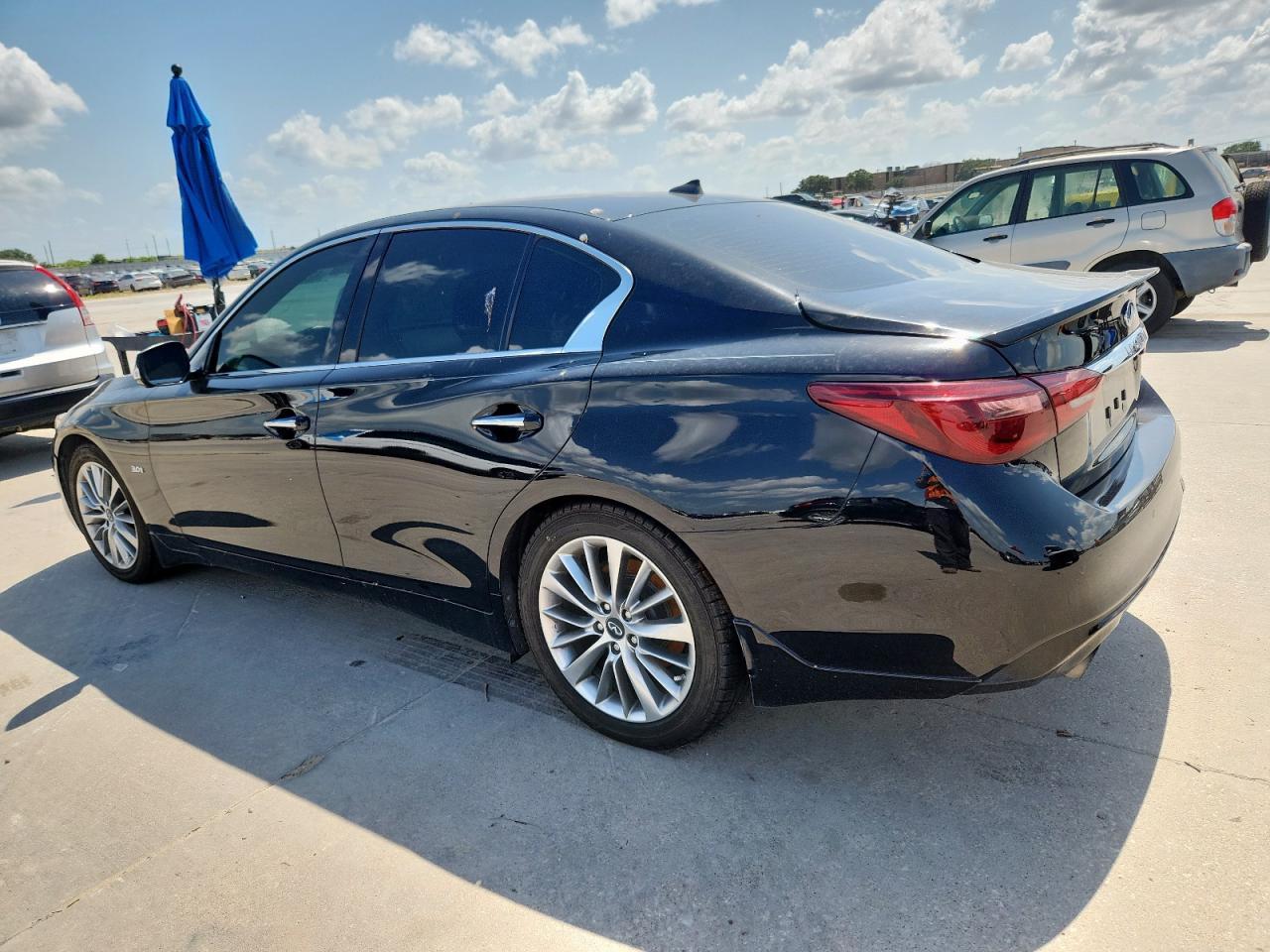 2018 Infiniti Q50 Luxe - Image 2