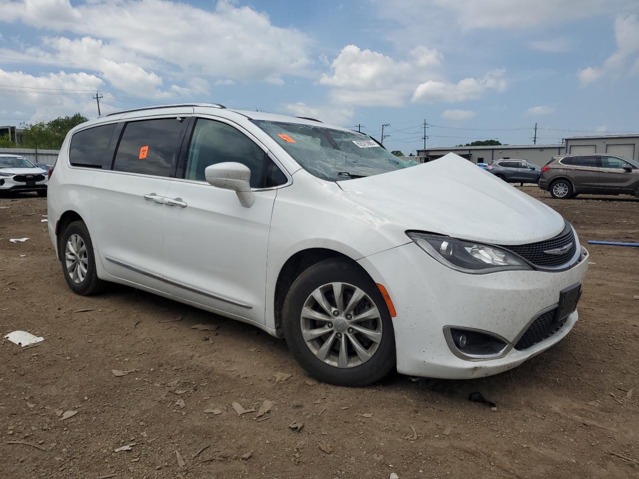 2018 Chrysler Pacifica Touring L - Фото 4