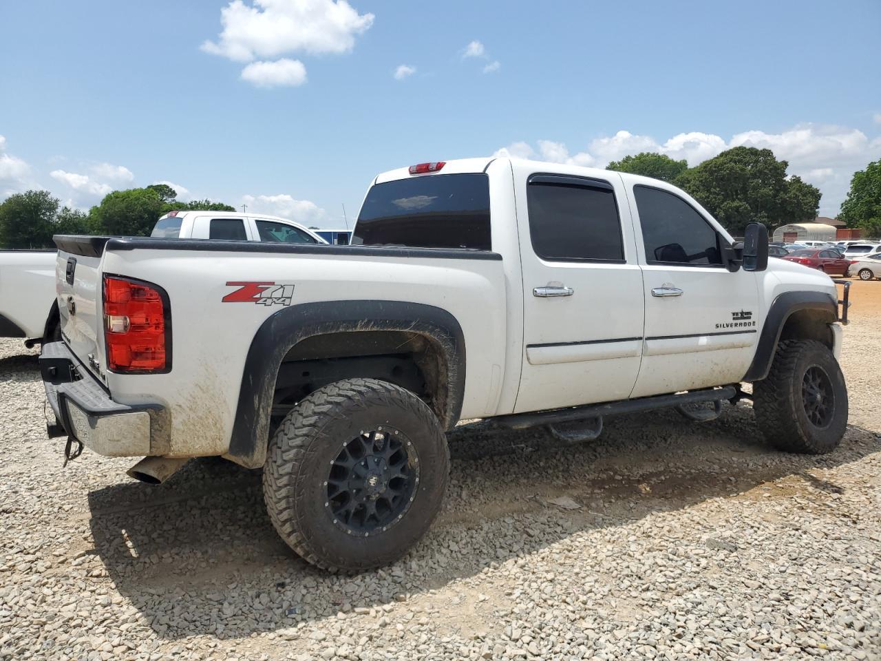 2009 Chevrolet Silverado K1500 Lt - Image 3