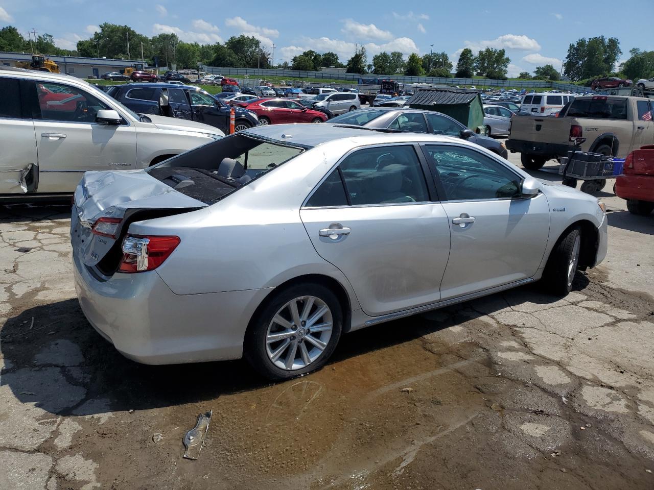 2014 Toyota Camry Hybrid - Фото 3