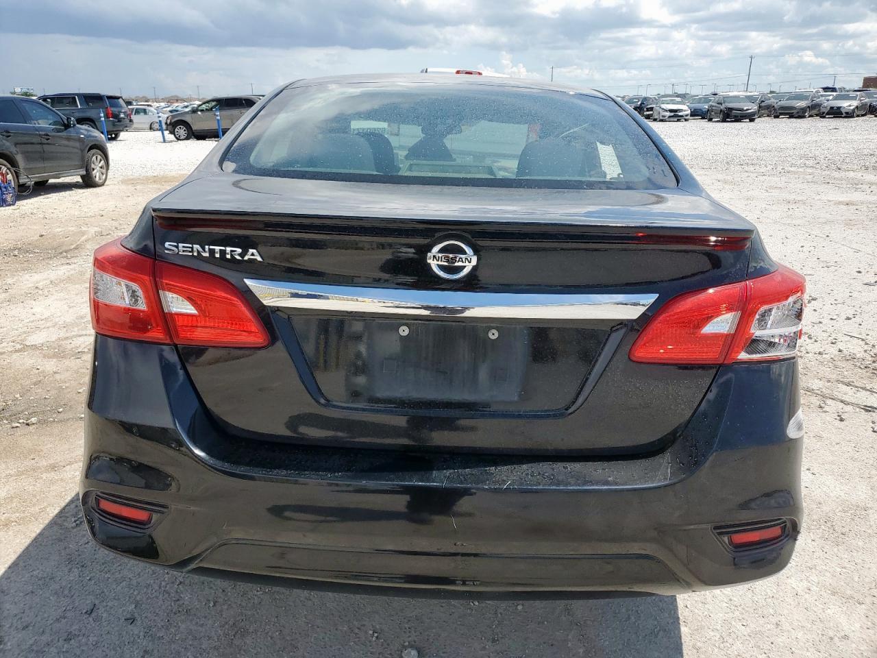 2018 Nissan Sentra S - Фото 6