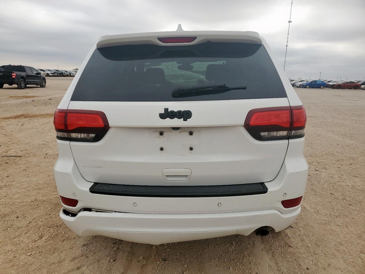 2017 Jeep Grand Cherokee Laredo - Image 6