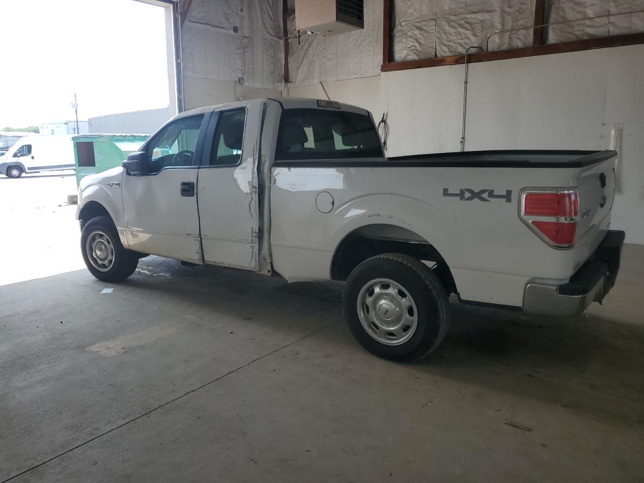 2013 Ford F150 Super Cab - Фото 2