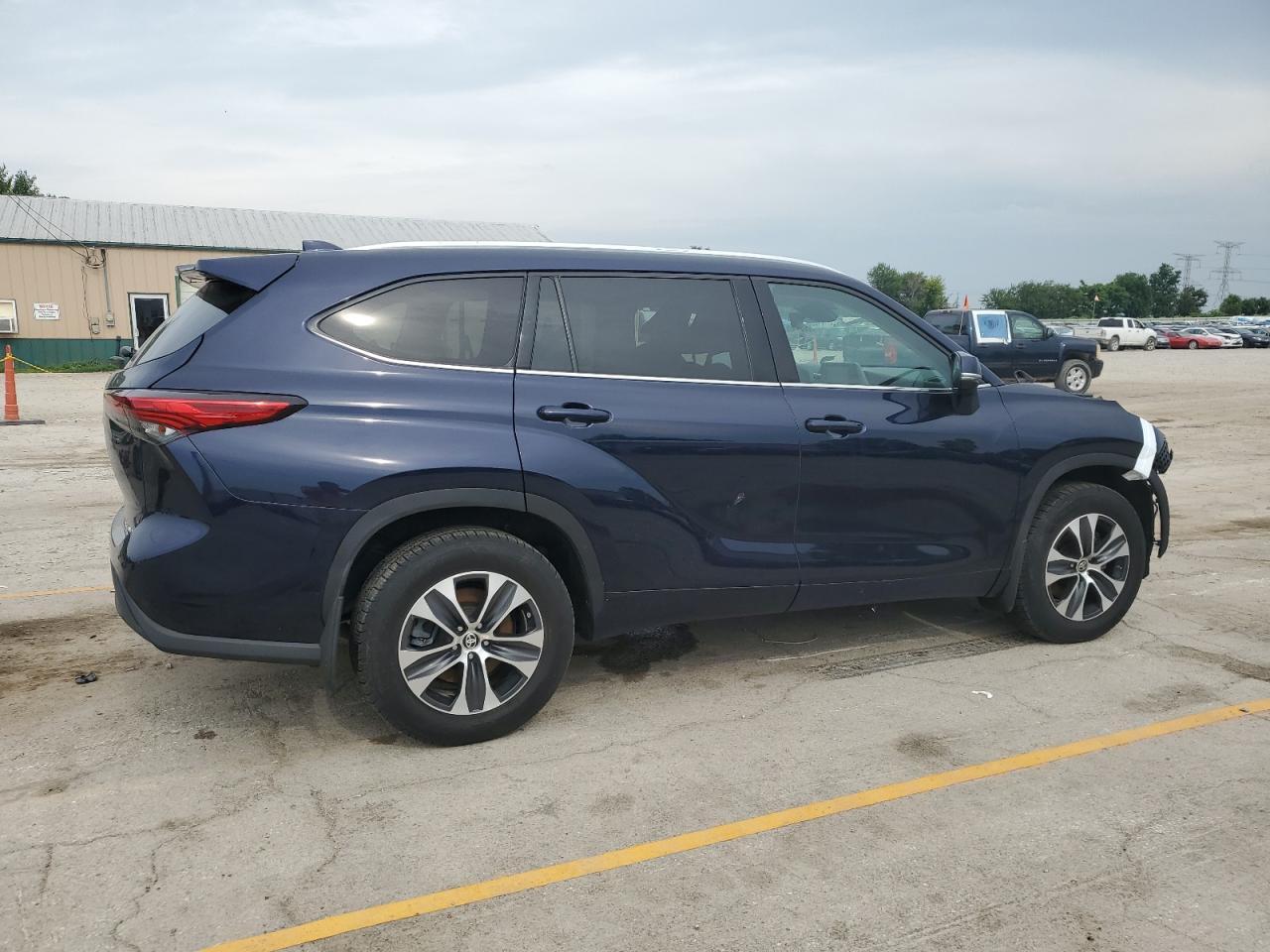 2021 Toyota Highlander Xle - Фото 3