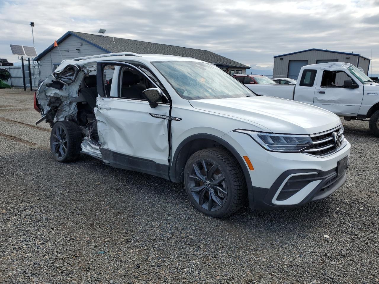 2023 Volkswagen Tiguan Se - Image 4