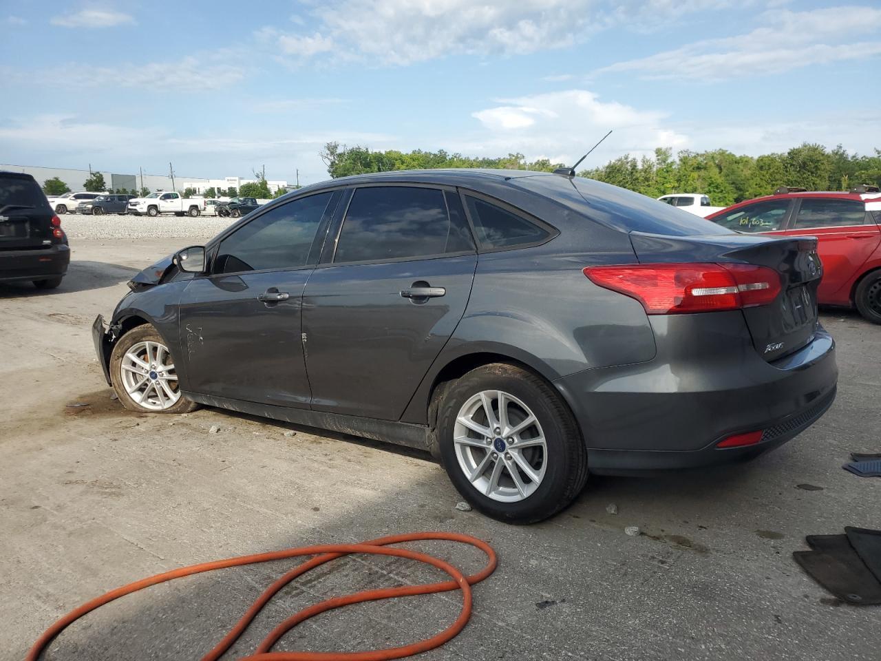 2017 Ford Focus Se - Фото 2