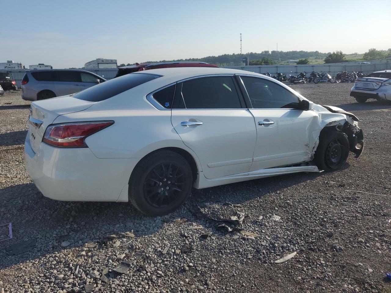 2015 Nissan Altima 2.5 - Фото 3