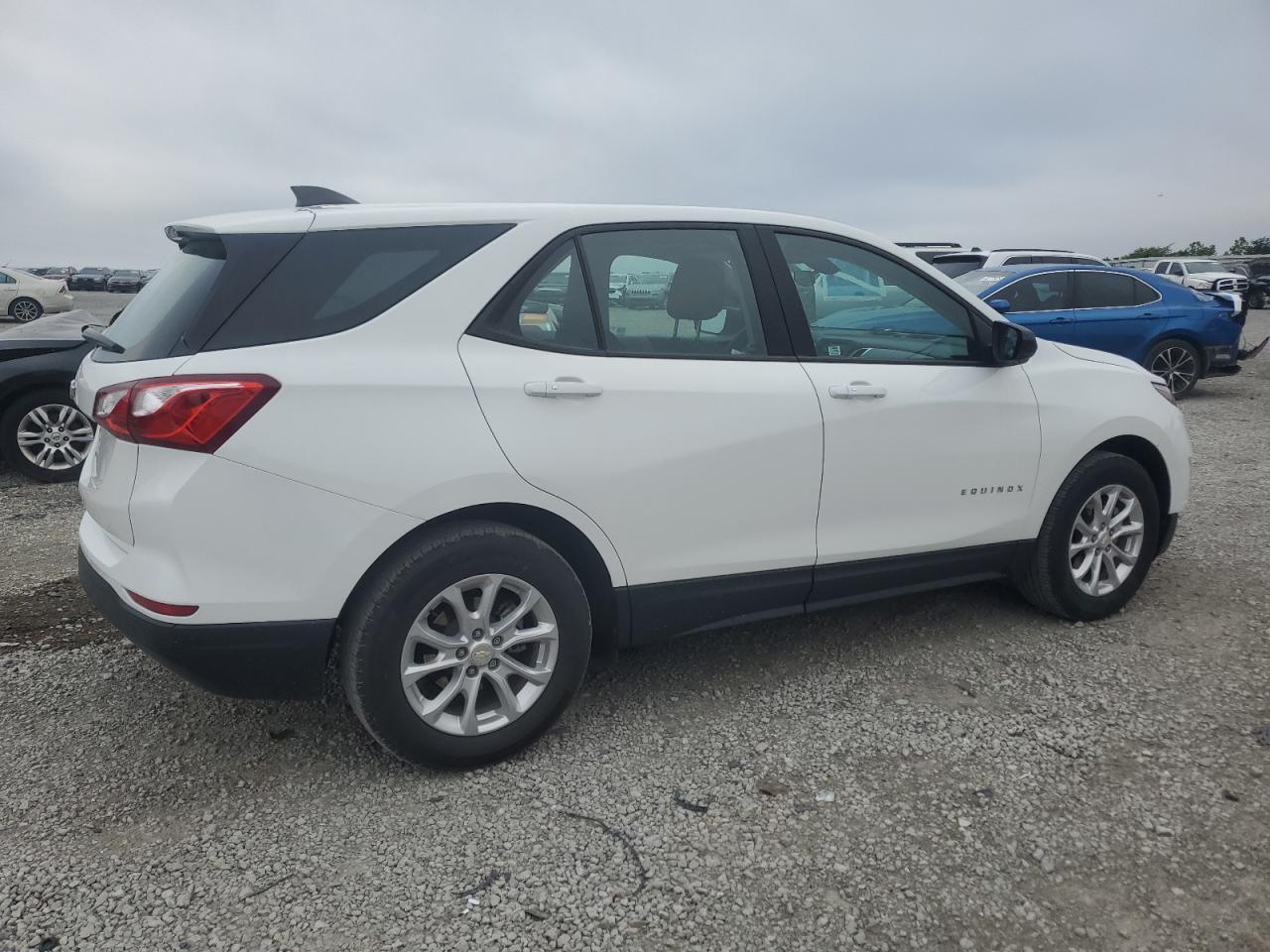 2019 Chevrolet Equinox Ls - Фото 3