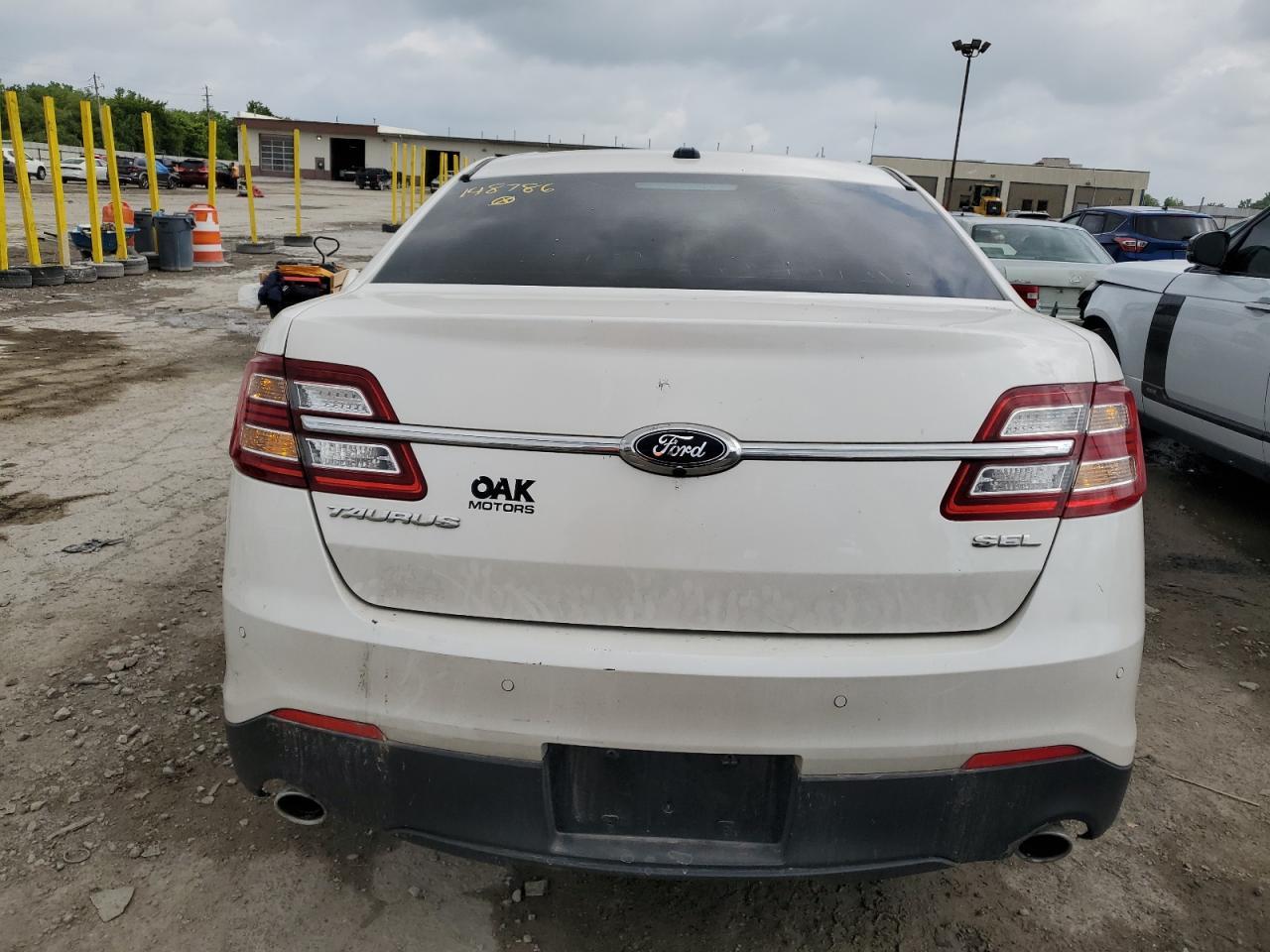 2016 Ford Taurus Sel - Image 6