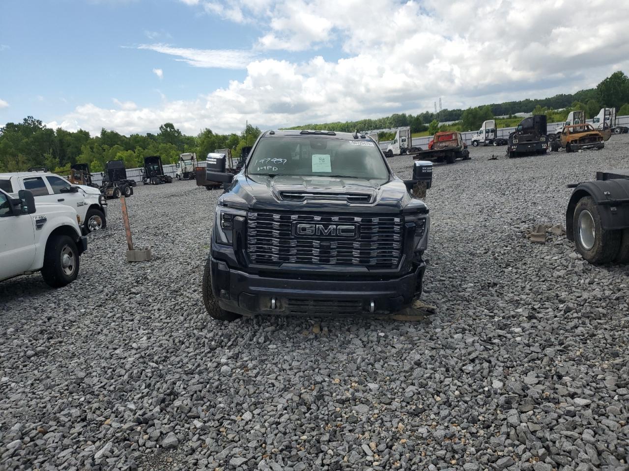 2025 GMC Sierra K2500 Denali Ultimate - Image 5