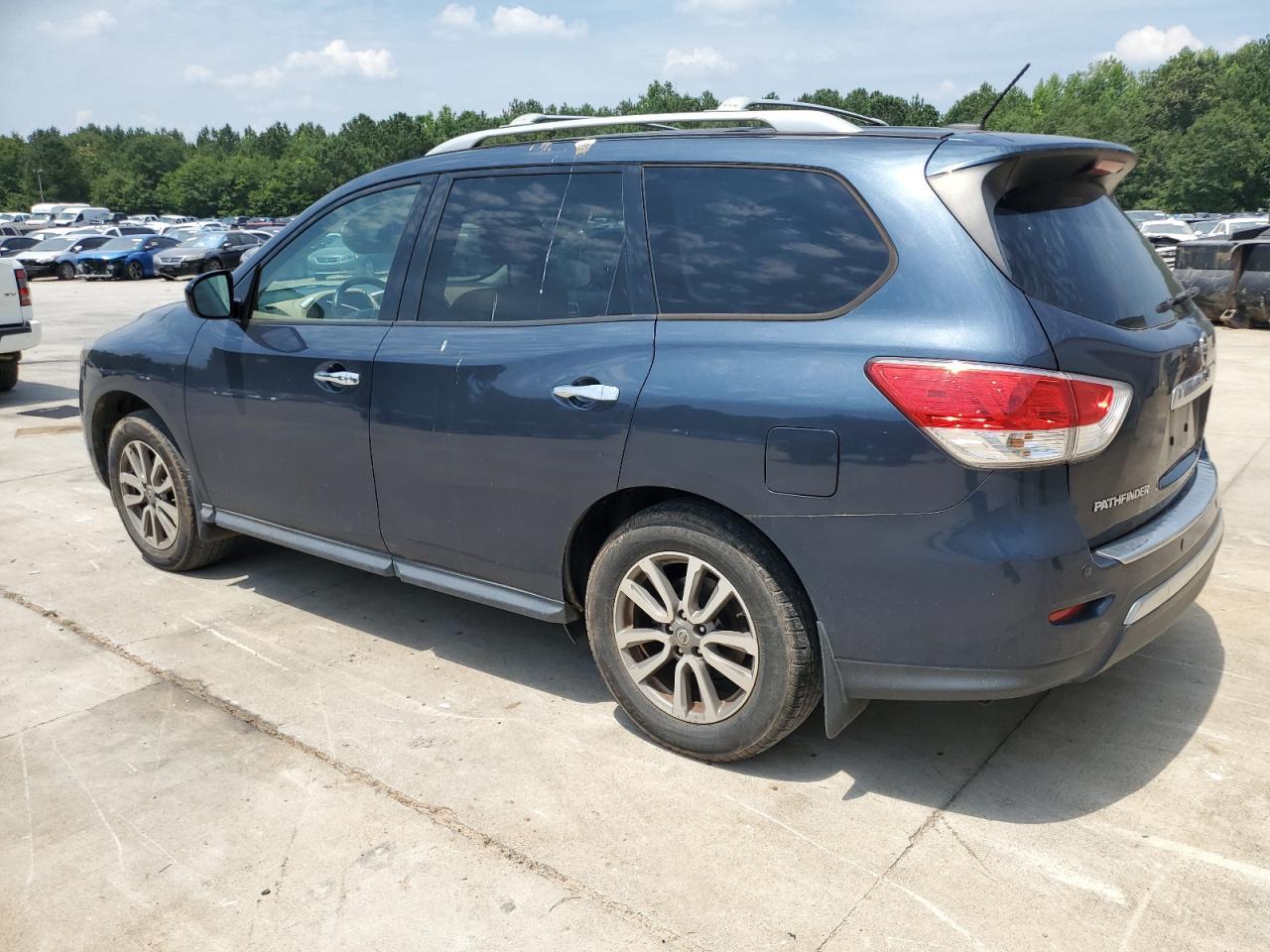 2016 Nissan Pathfinder S - Фото 2