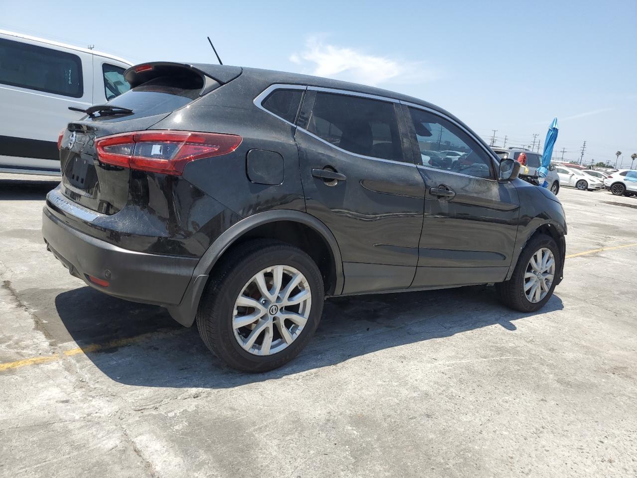 2020 Nissan Rogue Sport S - Image 3