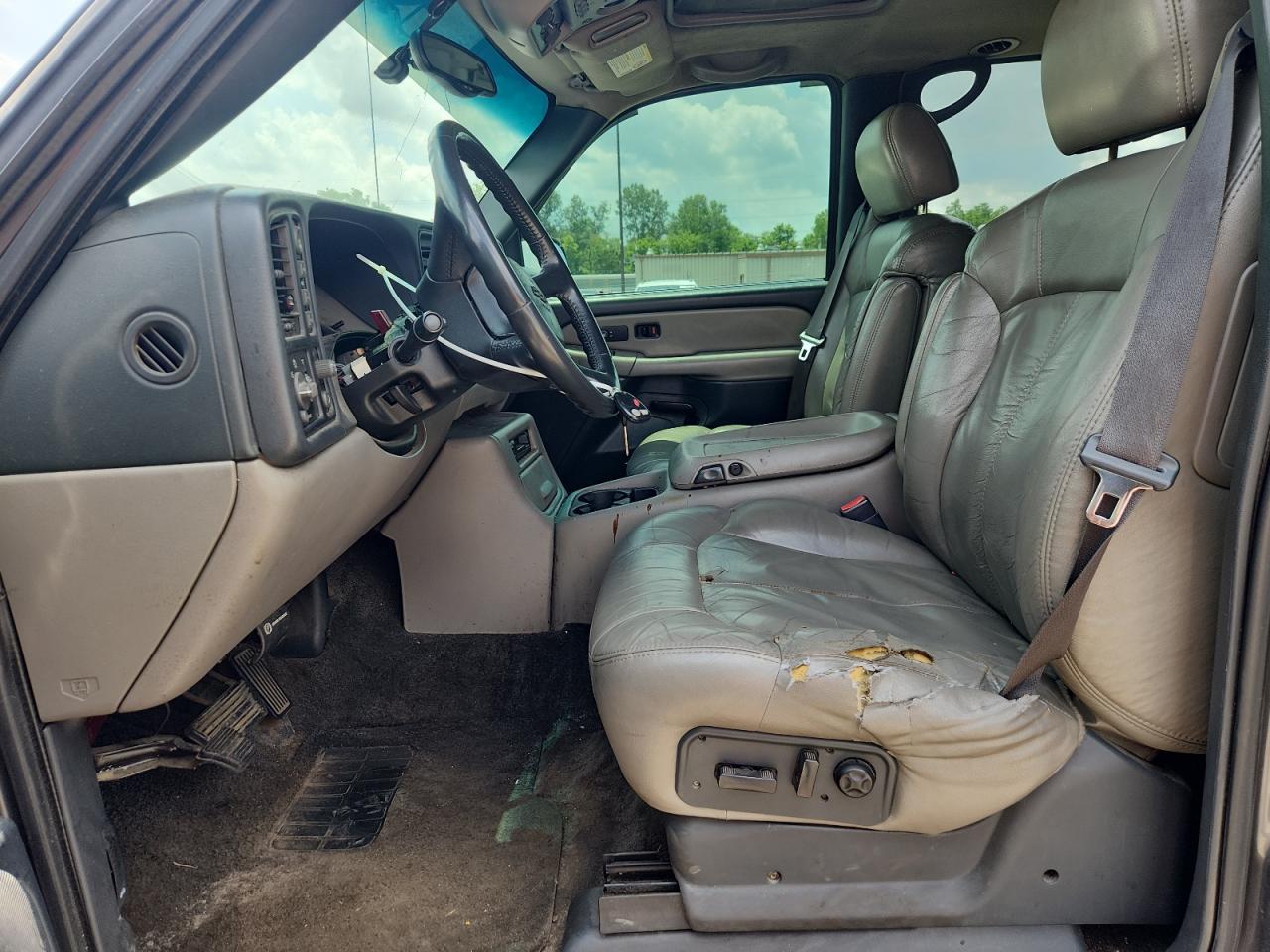 2002 Chevrolet Tahoe K1500 - Image 7