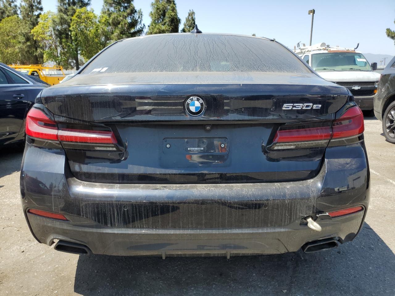 2021 BMW 530E - Фото 6