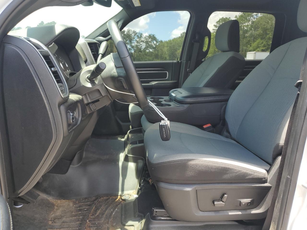 2024 Ram 3500 Big Horn - Фото 7