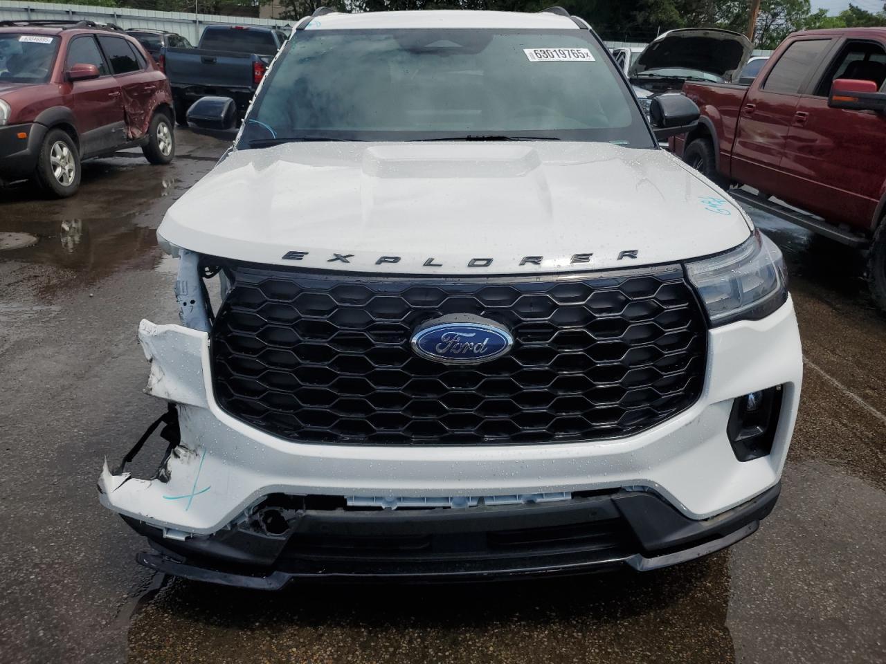 2025 Ford Explorer St-Line - Фото 5