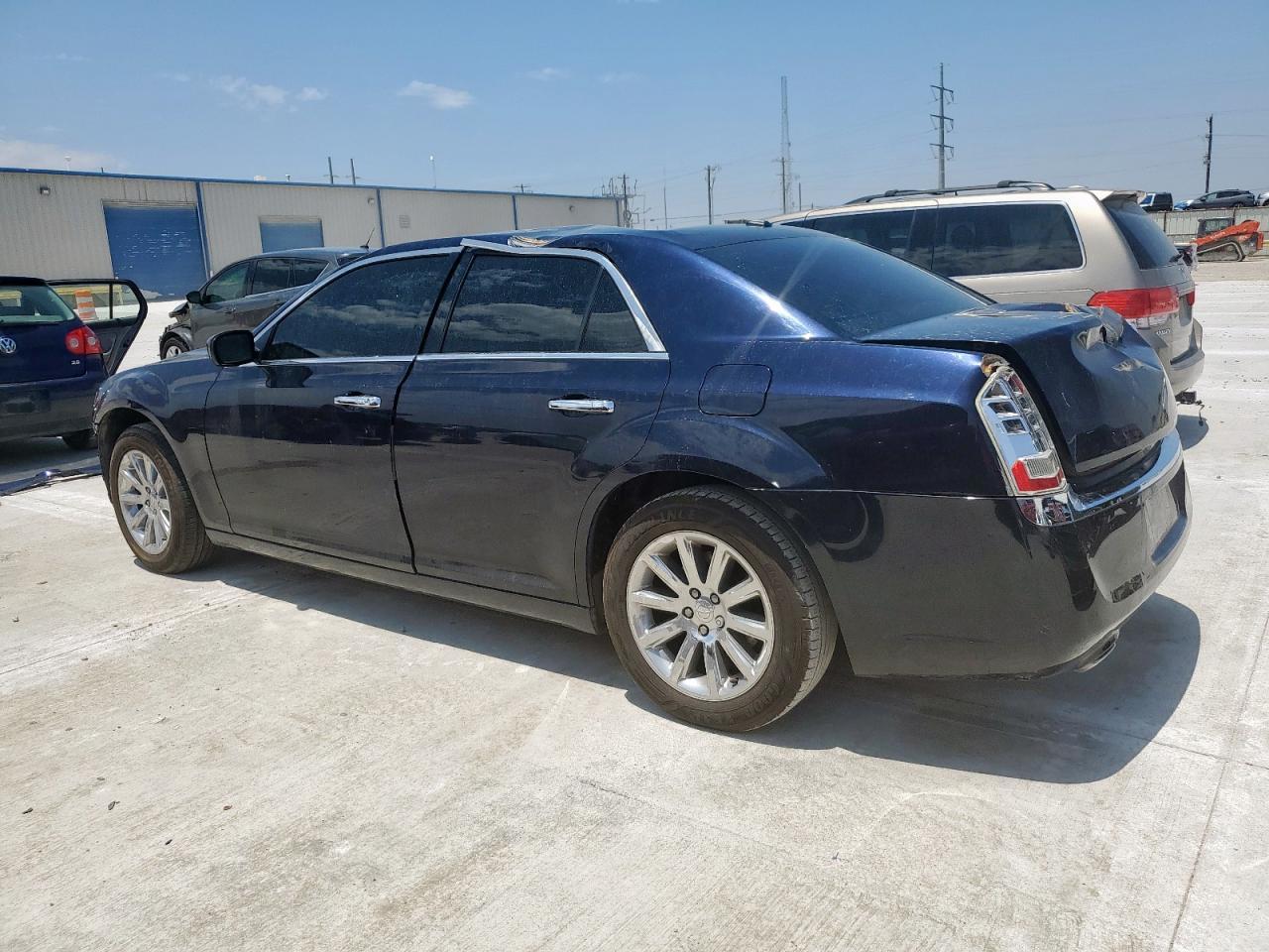 2011 Chrysler 300C - Фото 2