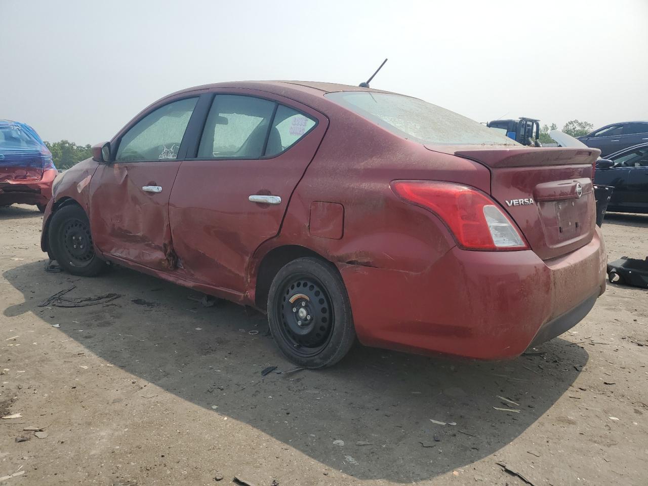 2018 Nissan Versa Sv - Фото 2