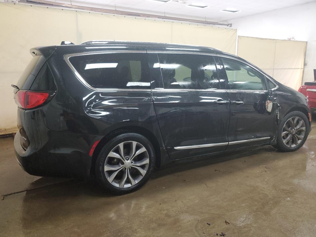 2018 Chrysler Pacifica Limited - Фото 3