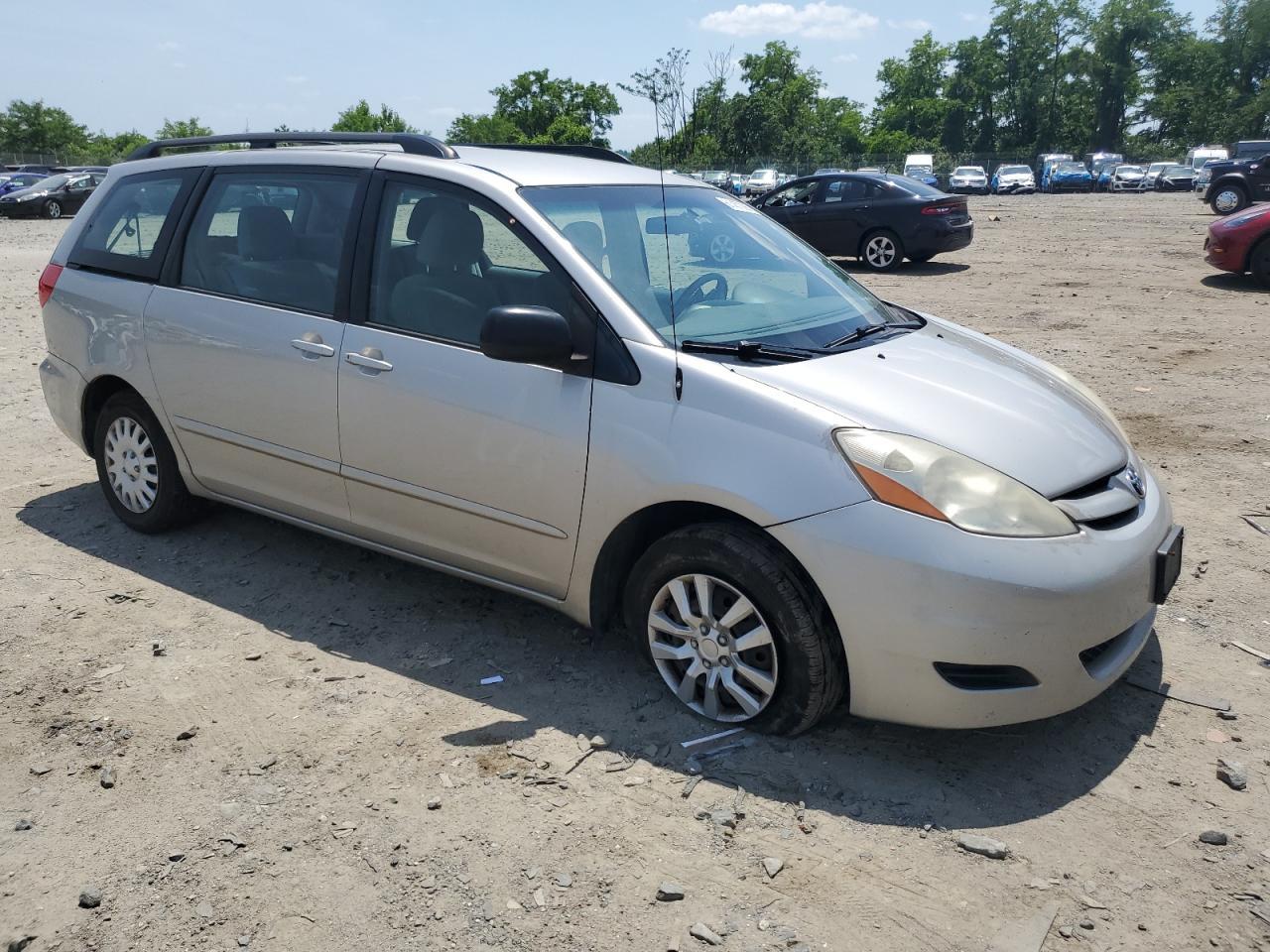 2010 Toyota Sienna Ce - Фото 4