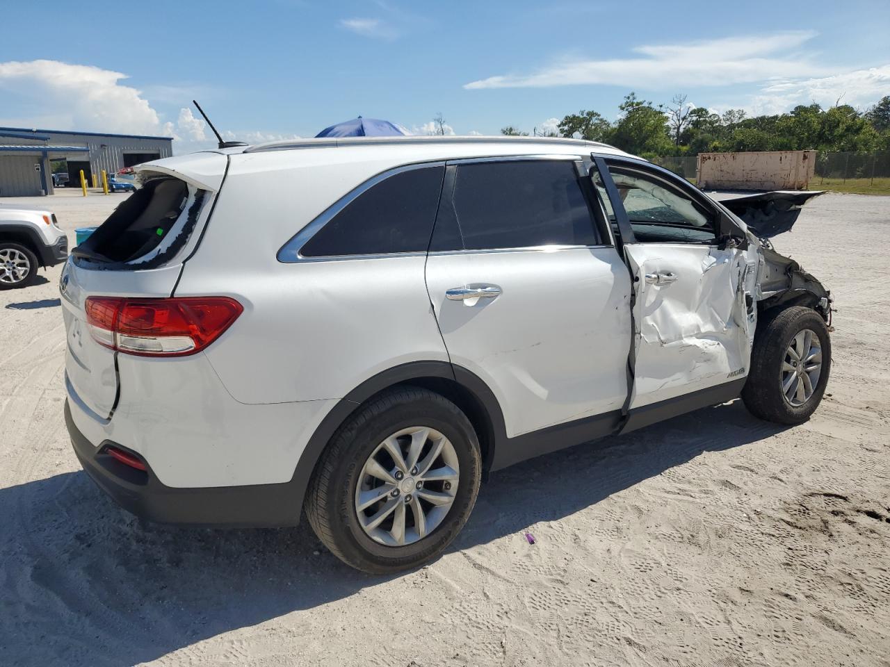 2017 Kia Sorento Lx - Image 3