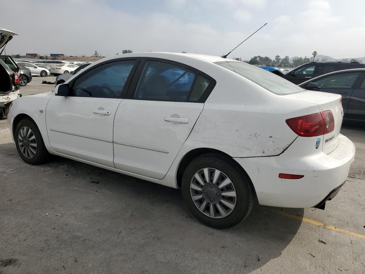 2004 Mazda 3 I - Фото 2