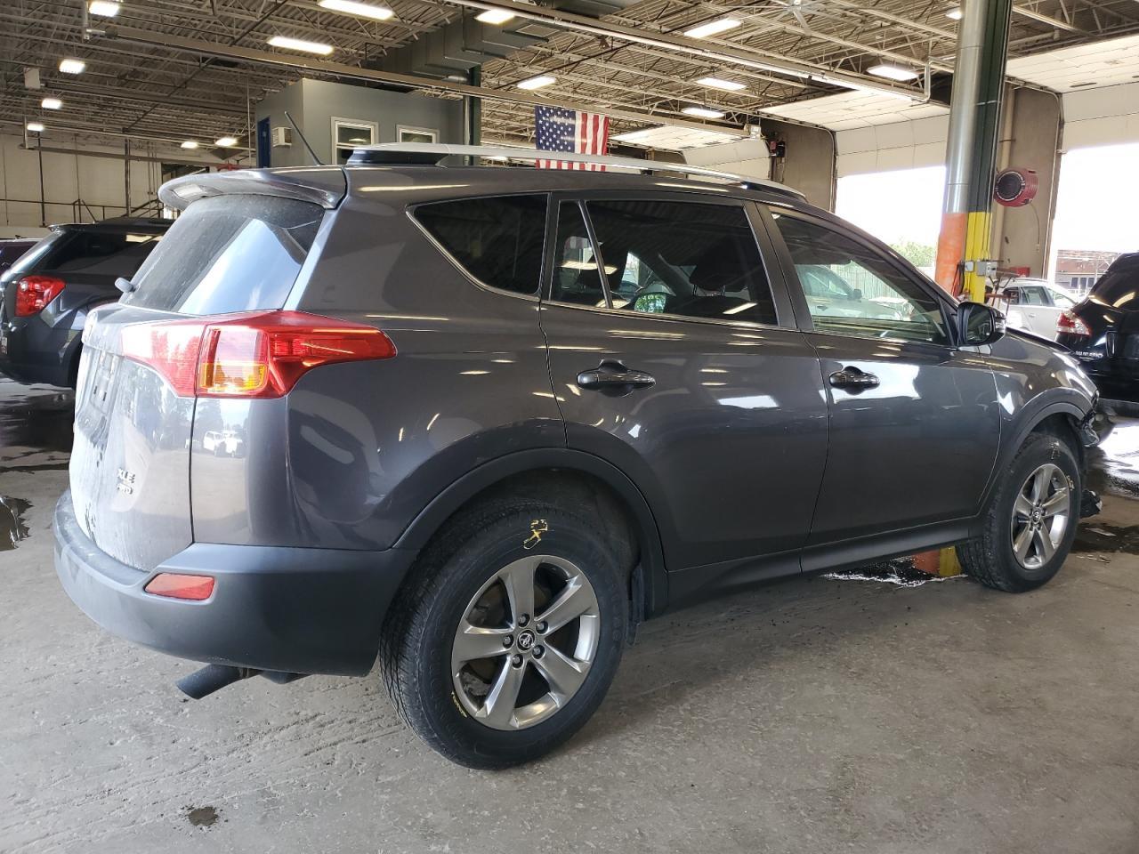 2015 Toyota Rav4 Xle - Image 3