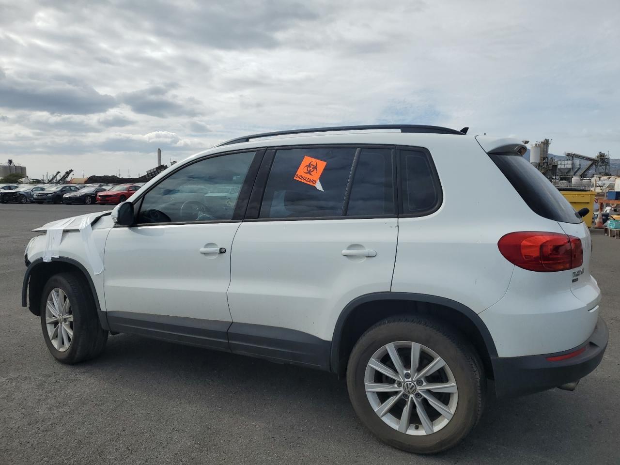2017 Volkswagen Tiguan S - Фото 2