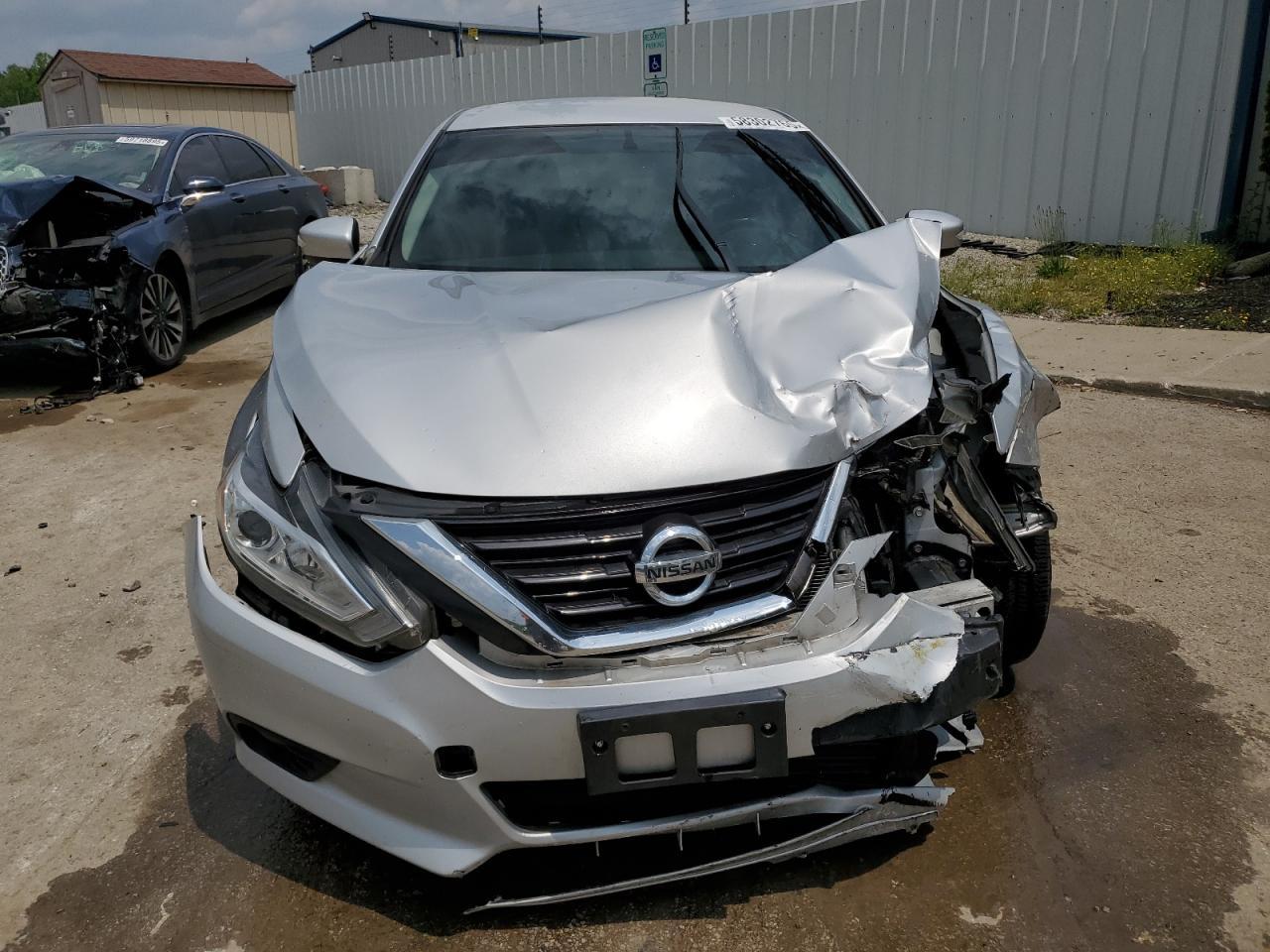 2018 Nissan Altima 2.5 - Image 5