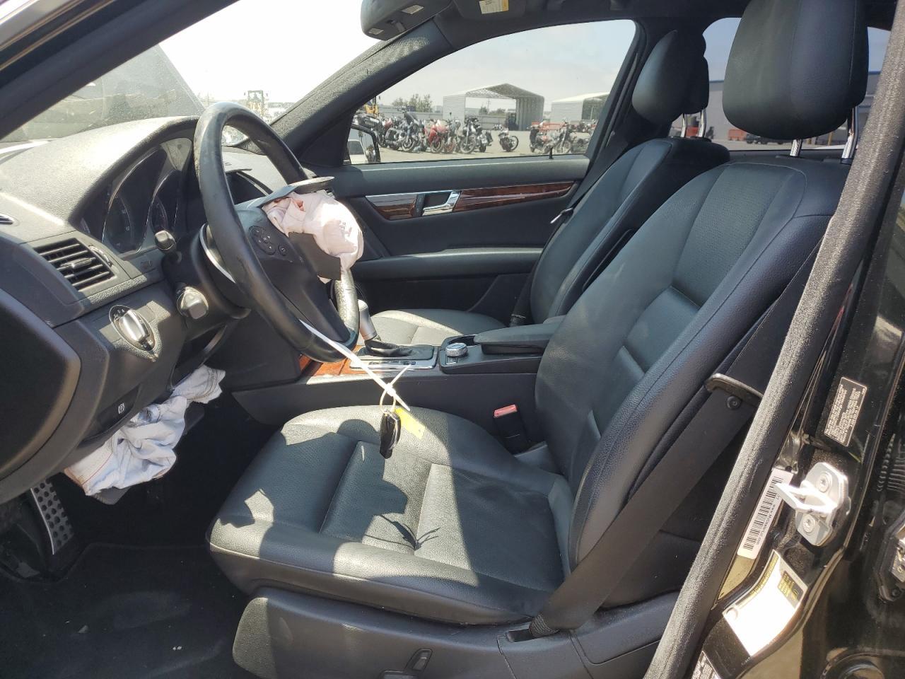 2010 Mercedes-Benz C 300 - Фото 7