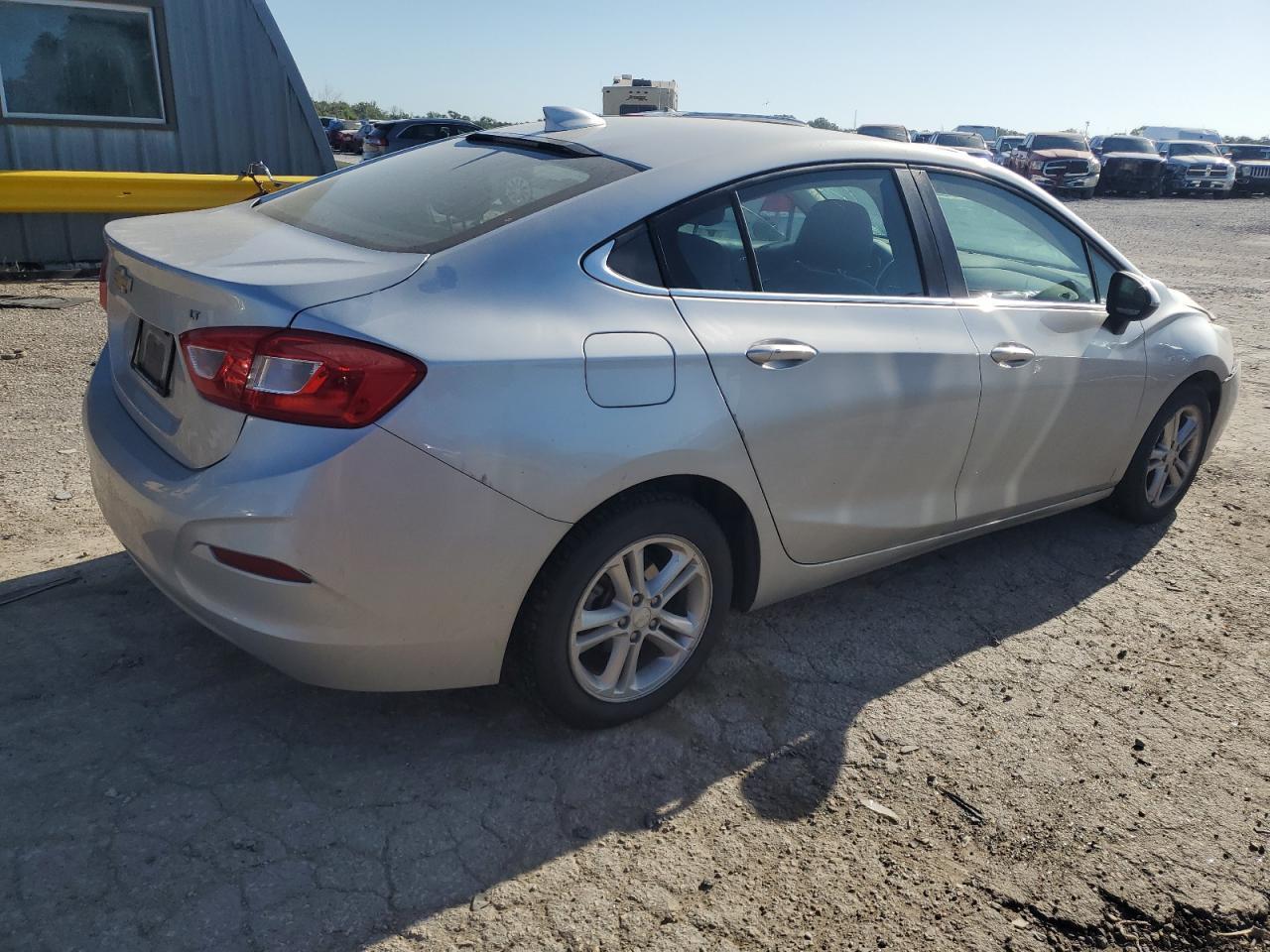 2017 Chevrolet Cruze Lt - Image 3