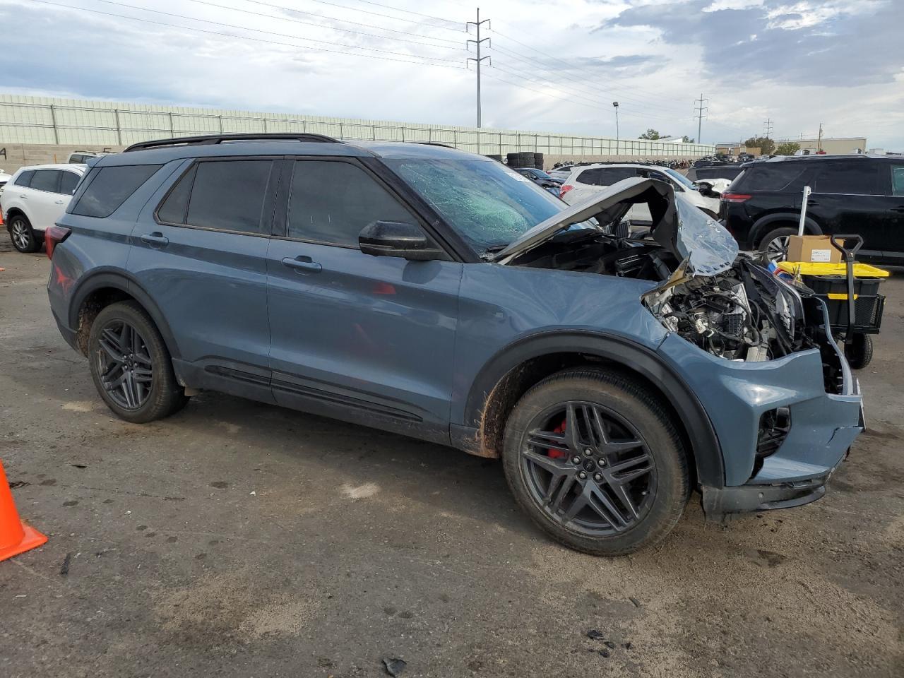 2025 Ford Explorer St - Фото 4