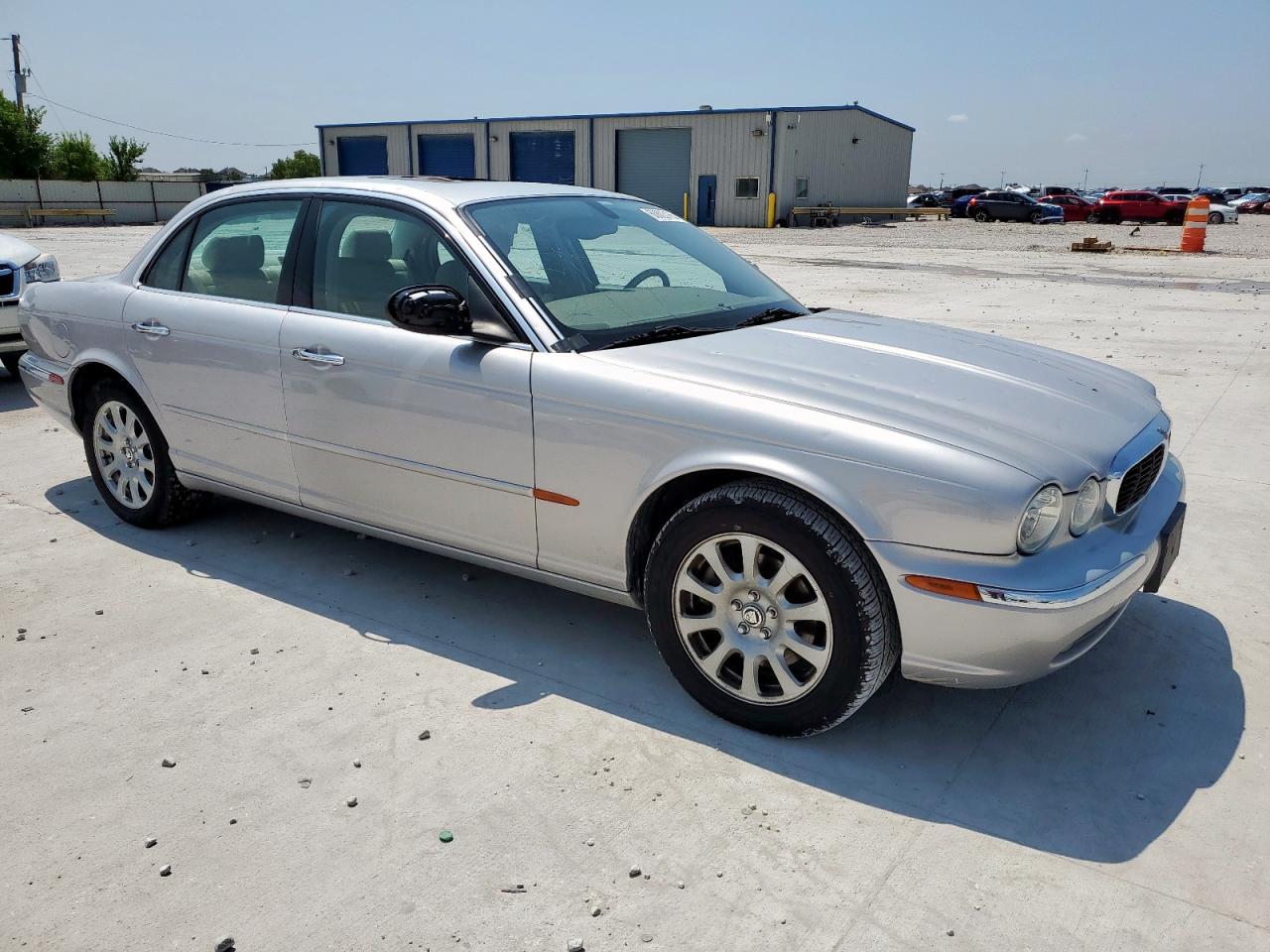 2004 Jaguar Xj8 - Image 4