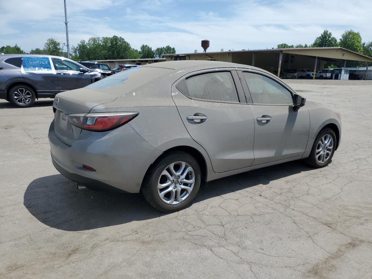 2016 Scion Ia - Фото 3