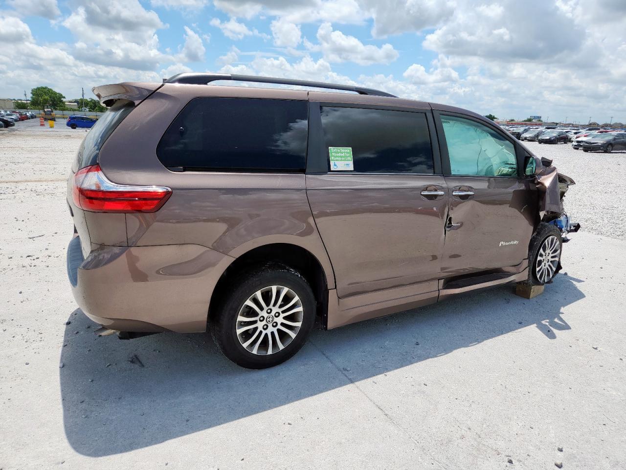 2020 Toyota Sienna Xle - Фото 3