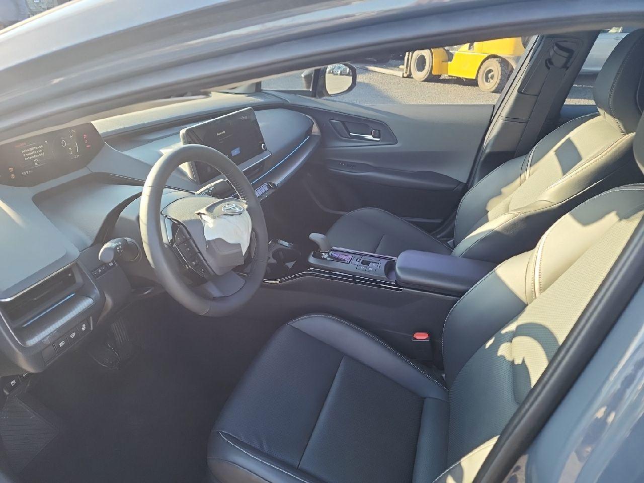 2024 Toyota Prius Le - Image 7