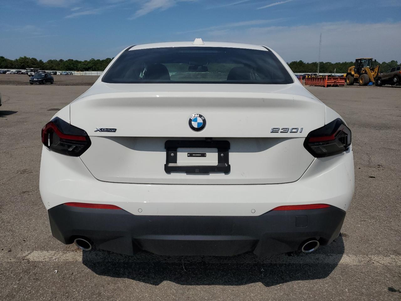 2025 BMW 230Xi - Image 6
