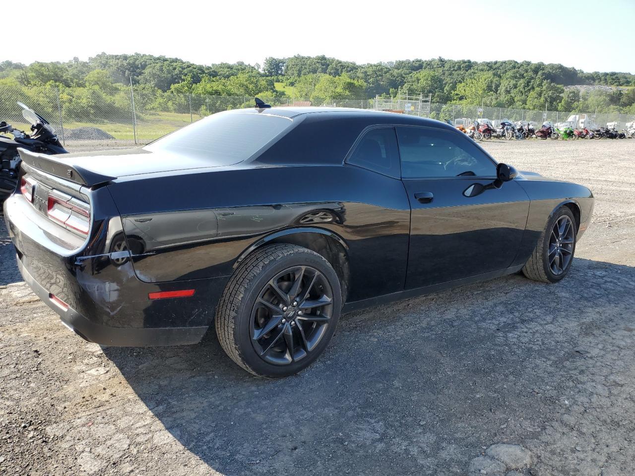 2021 Dodge Challenger Sxt - Image 3