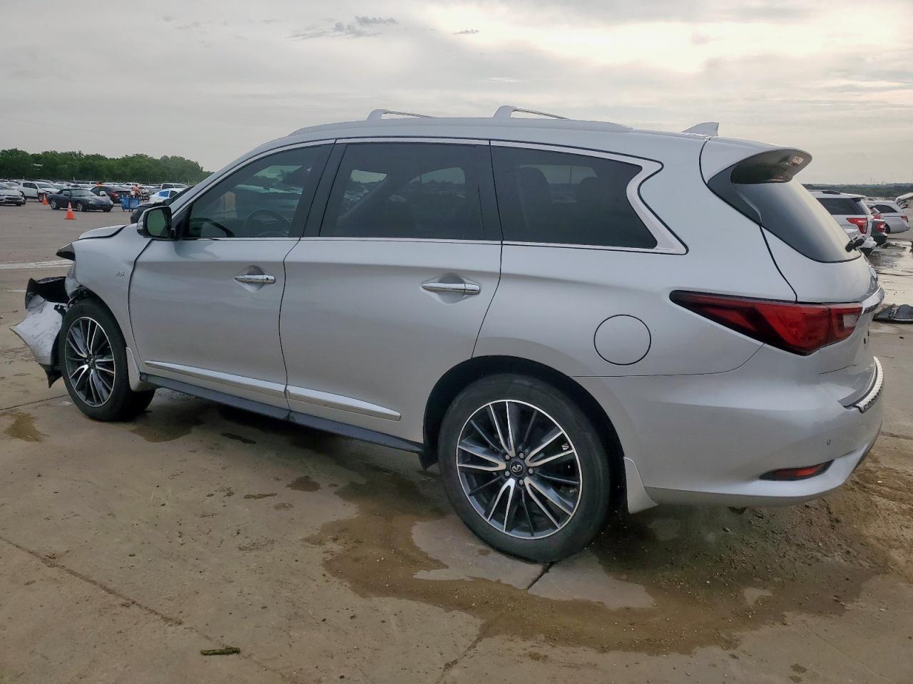 2018 Infiniti Qx60 - Image 2