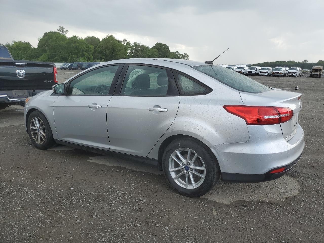 2015 Ford Focus Se - Image 2