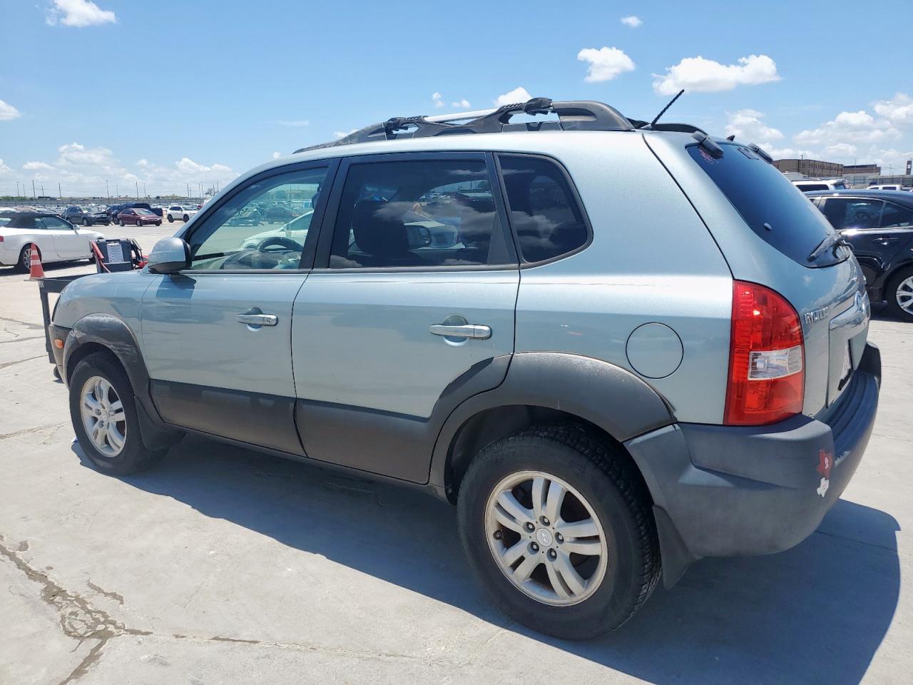 2007 Hyundai Tucson Se - Image 2