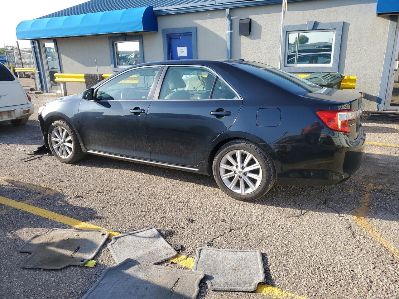 2012 Toyota Camry Base - Фото 2