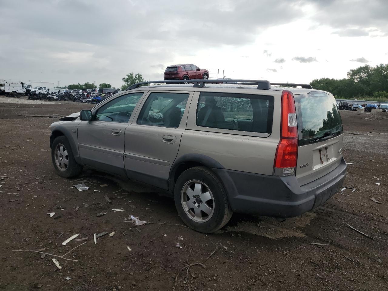 2002 Volvo V70 Xc - Image 2