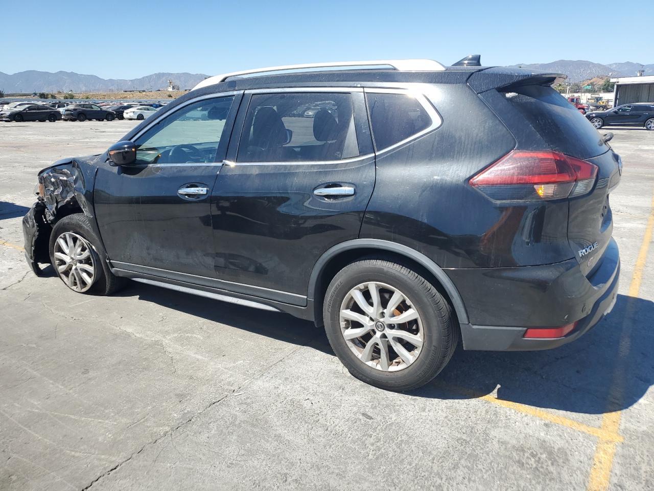 2020 Nissan Rogue S - Фото 2