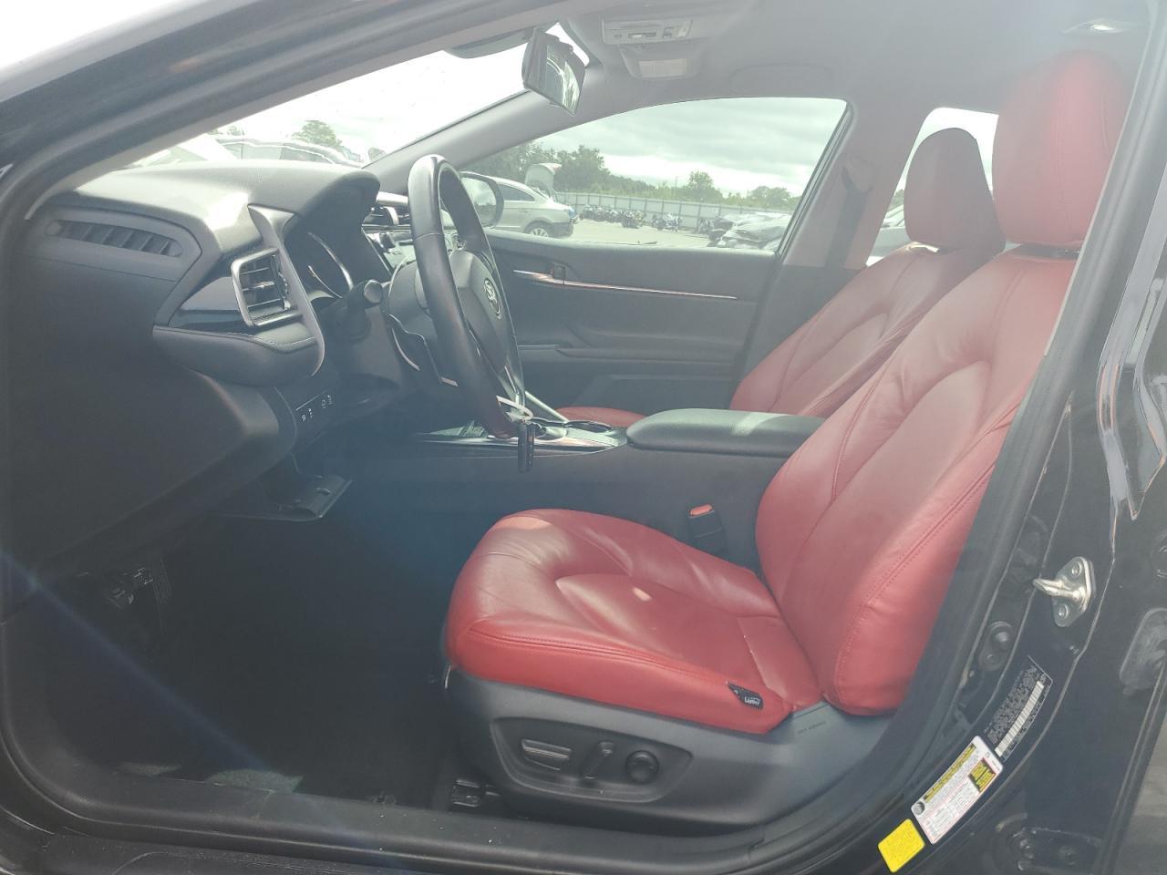 2020 Toyota Camry Se - Фото 7