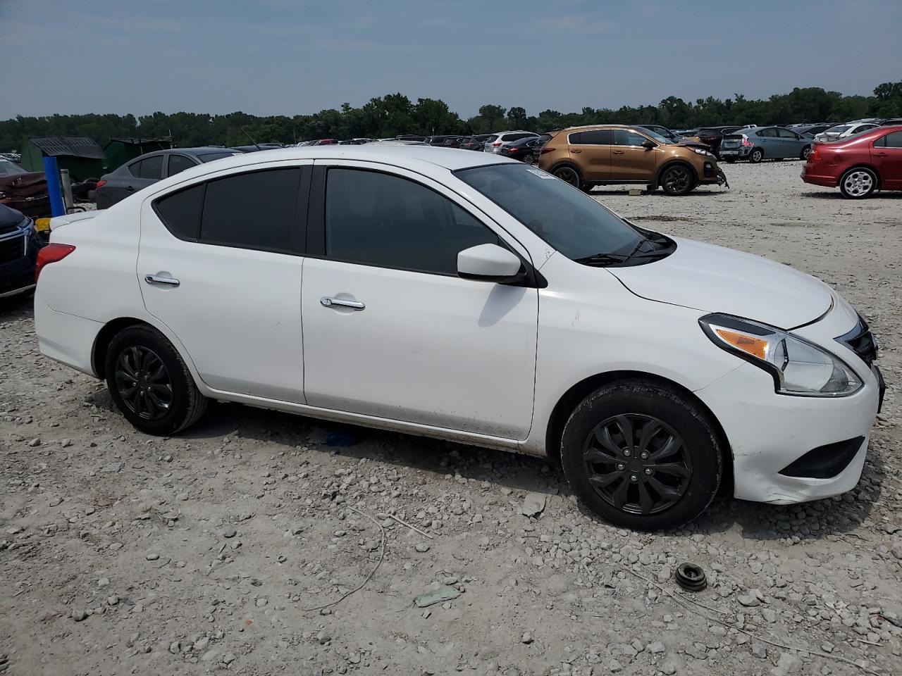 2018 Nissan Versa S - Image 4