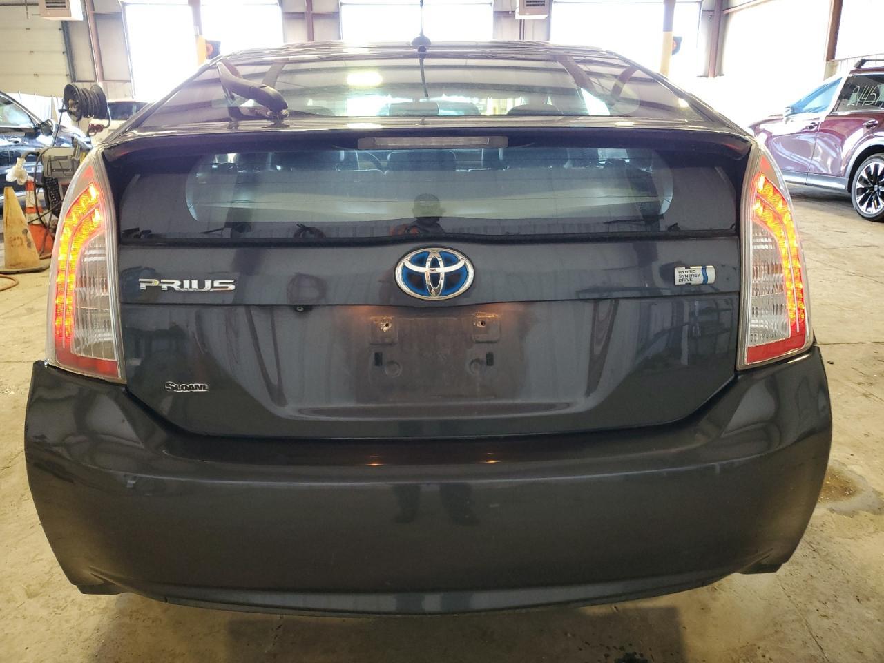 2015 Toyota Prius - Фото 6